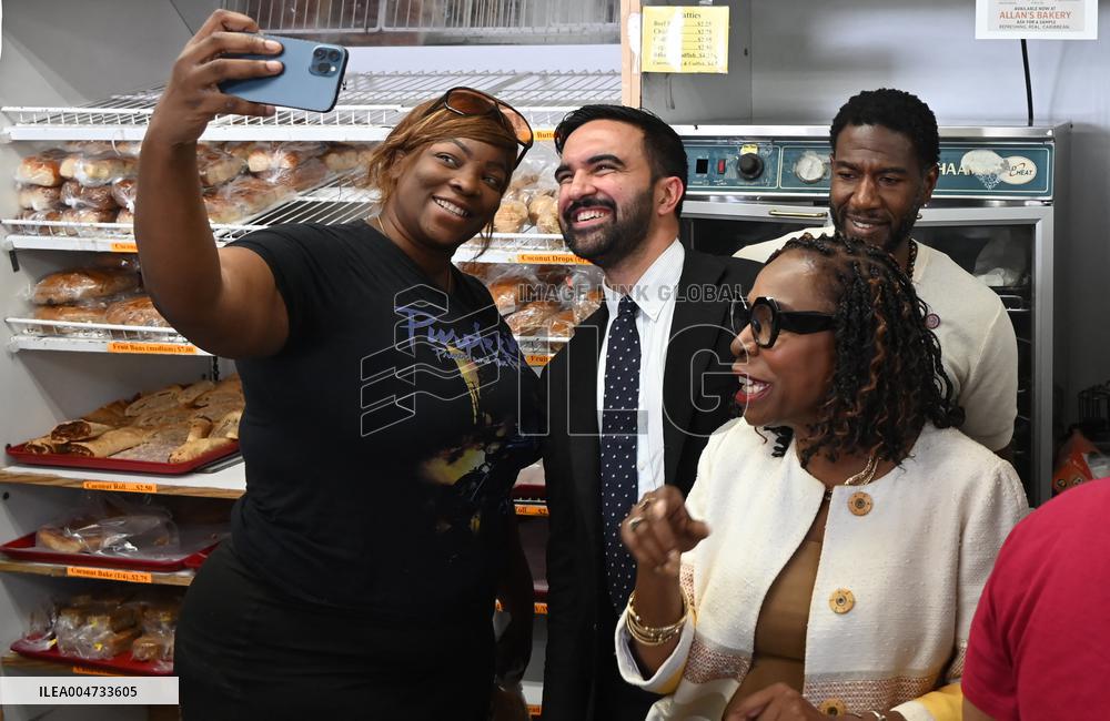 Mamdani Campaigns in Allan’s Bakery in Brooklyn, NY