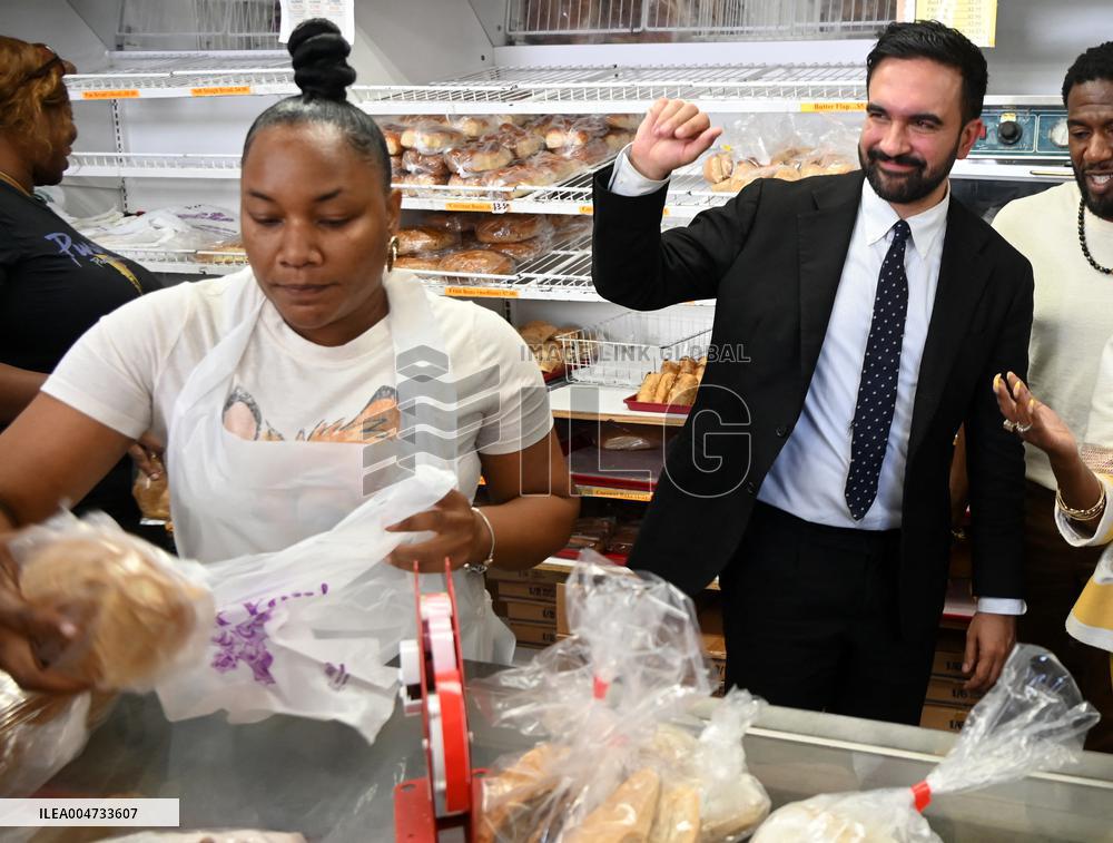Mamdani Campaigns in Allan’s Bakery in Brooklyn, NY