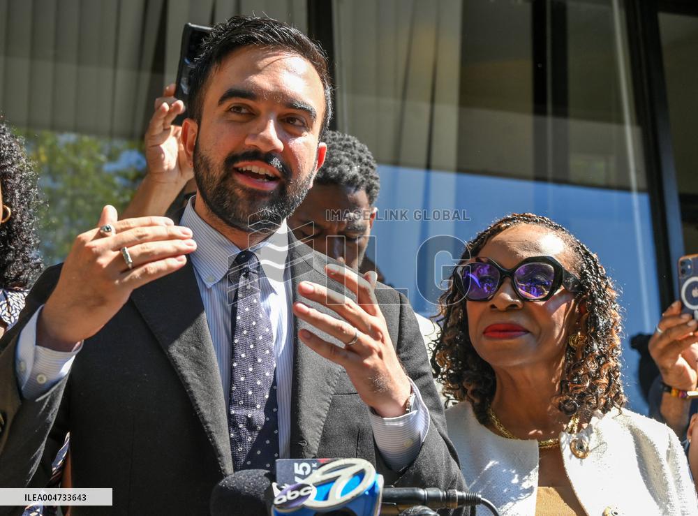 Mamdani Campaigns in Allan’s Bakery in Brooklyn, NY