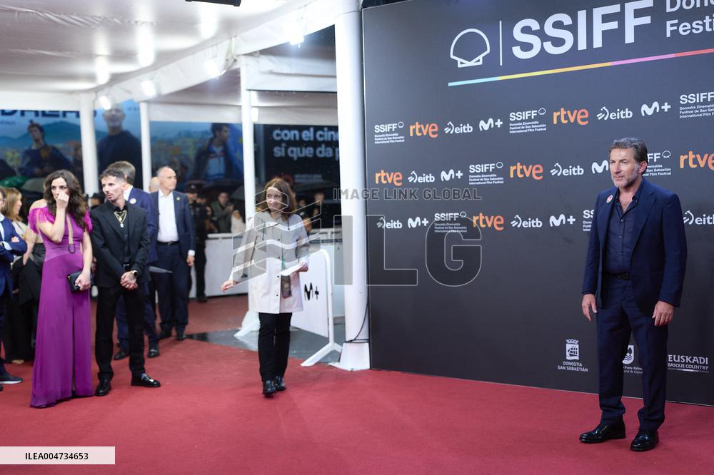 73rd San Sebastian International Film Festival:  Los Tigres Red Carpet