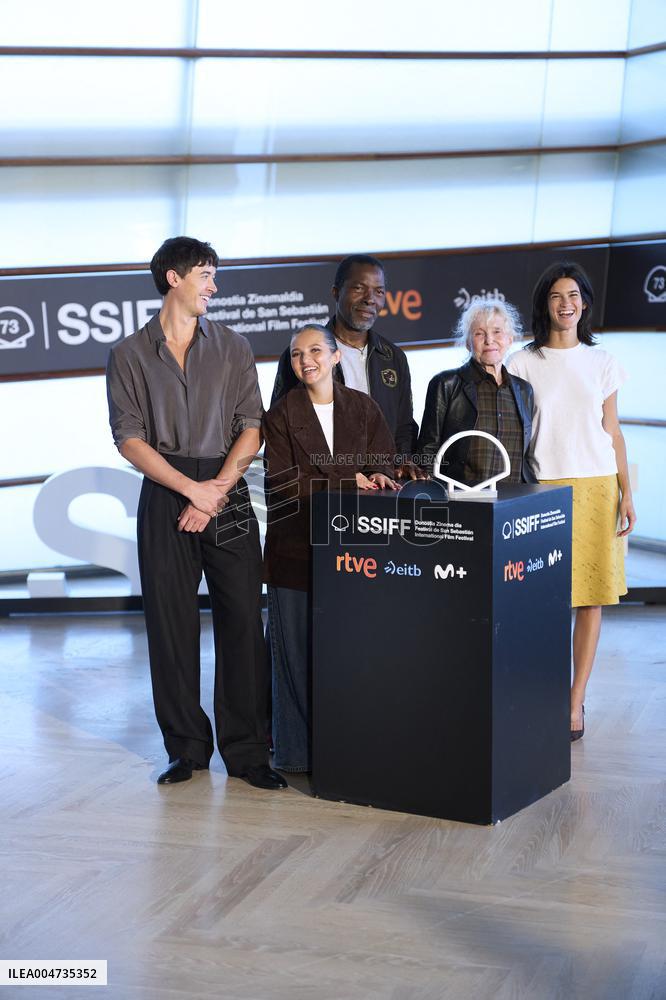 73rd San Sebastian International Film Festival - Le Cri des Gardes  The Fence Photocall