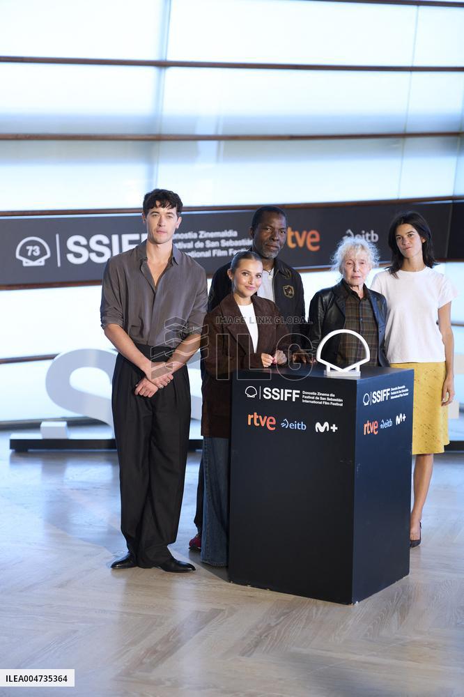 73rd San Sebastian International Film Festival - Le Cri des Gardes  The Fence Photocall