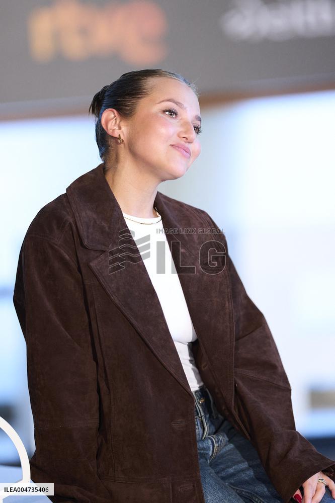 73rd San Sebastian International Film Festival - Le Cri des Gardes  The Fence Photocall
