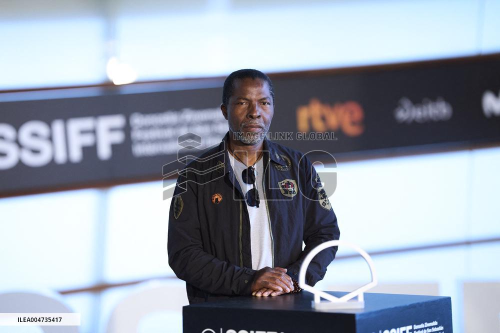 73rd San Sebastian International Film Festival - Le Cri des Gardes  The Fence Photocall