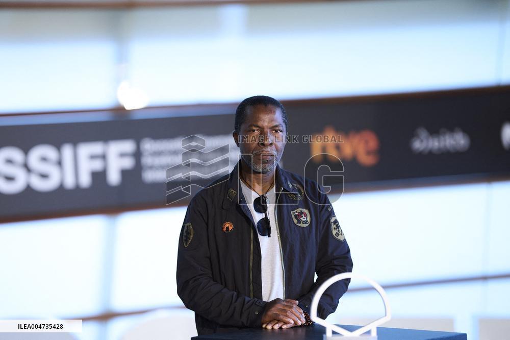73rd San Sebastian International Film Festival - Le Cri des Gardes  The Fence Photocall