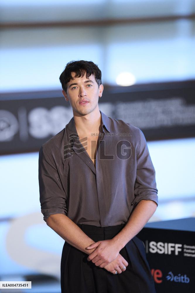 73rd San Sebastian International Film Festival - Le Cri des Gardes  The Fence Photocall