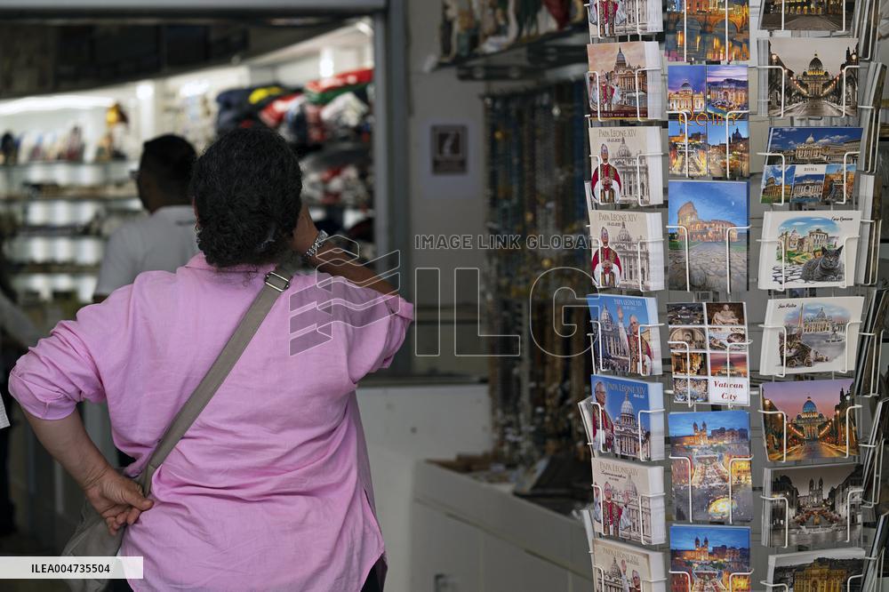 Religious store in Rome