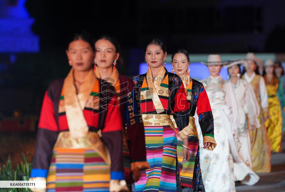 Xiangcheng Tibetan Costume Show - China