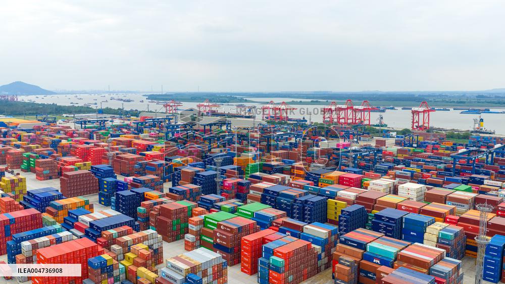 China Nanjing Longtan Port Containers