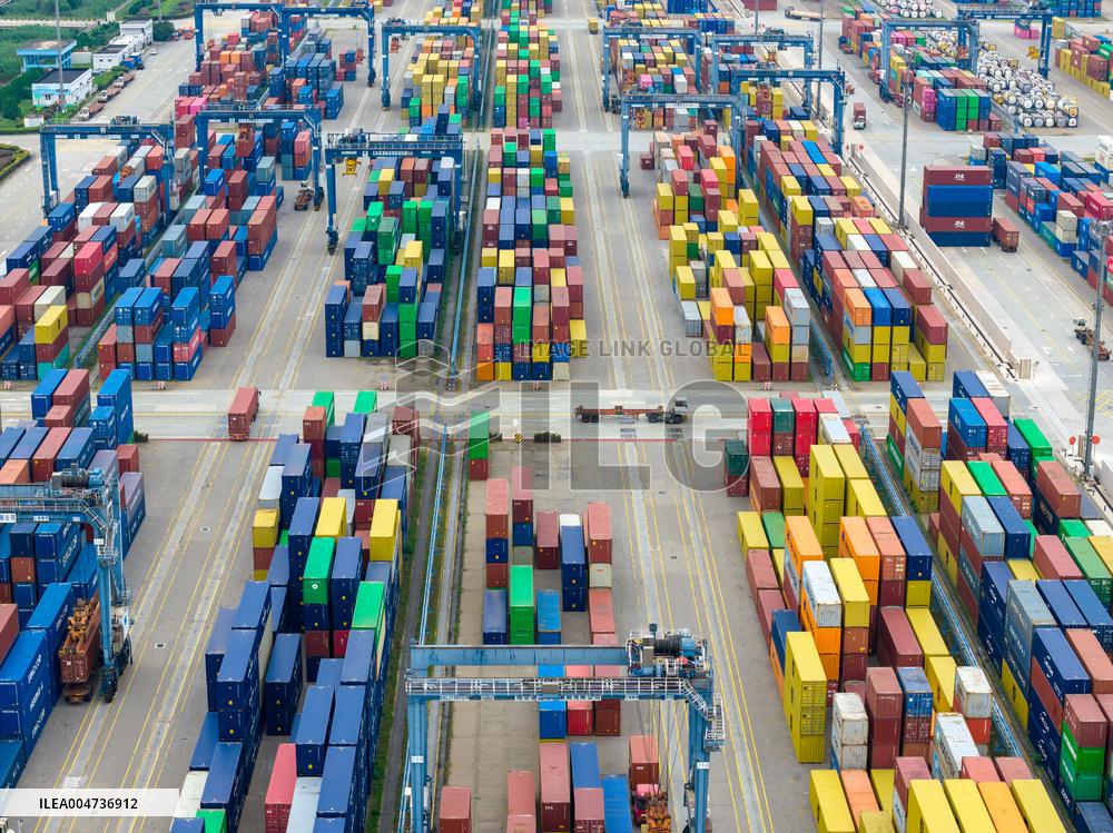 China Nanjing Longtan Port Containers
