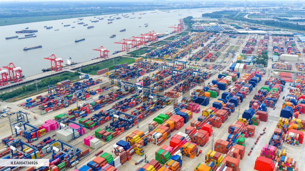 China Nanjing Longtan Port Containers