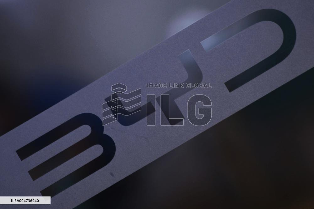 Warren E. Buffett Sold Off BYD Shares