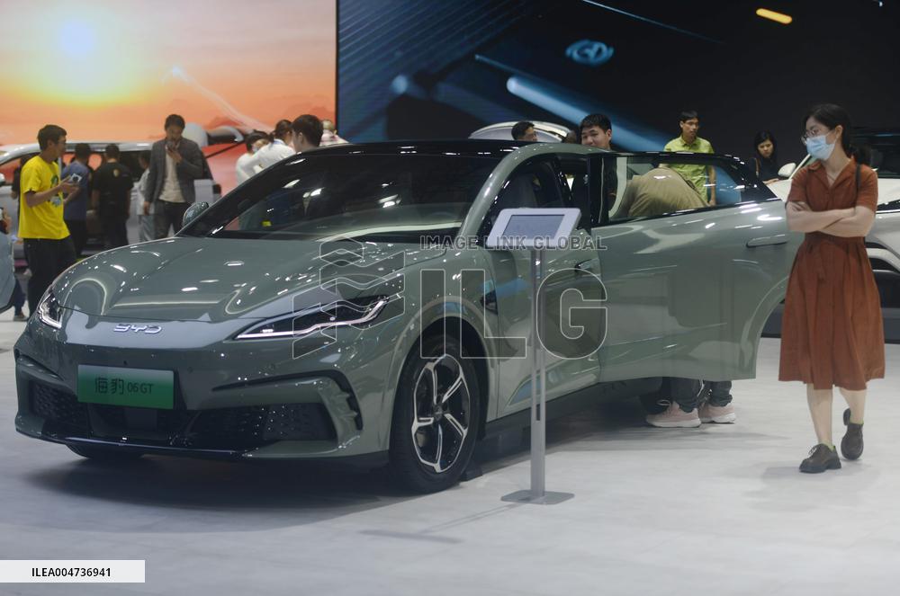 Warren E. Buffett Sold Off BYD Shares