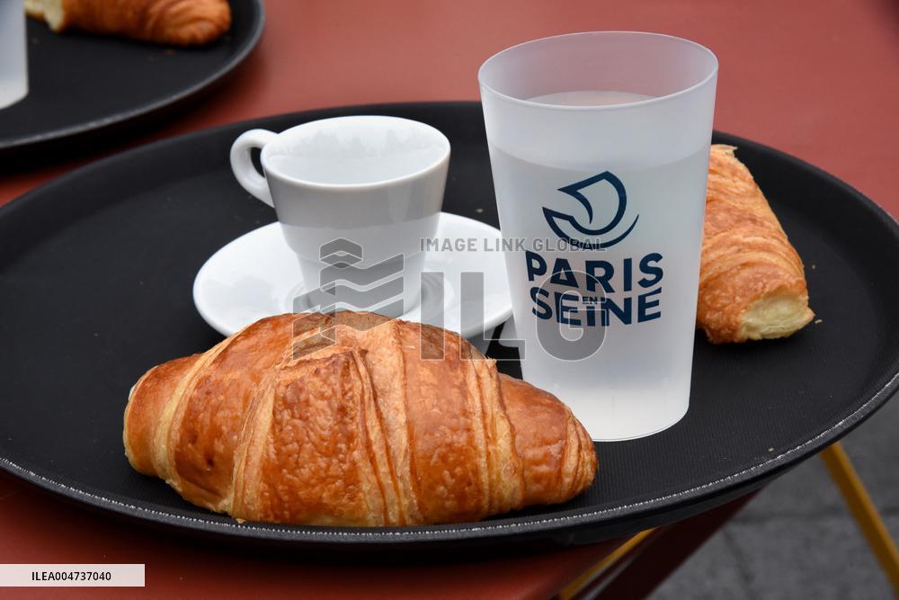 Anne Hidalgo At The Start Of The Waiters Race - Paris