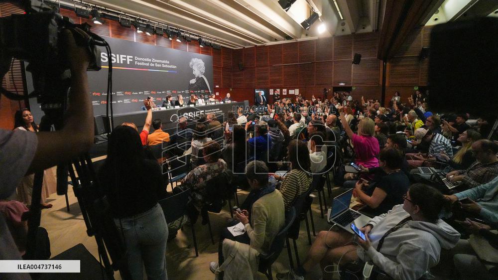 San Sebastian - Couture Press Conference