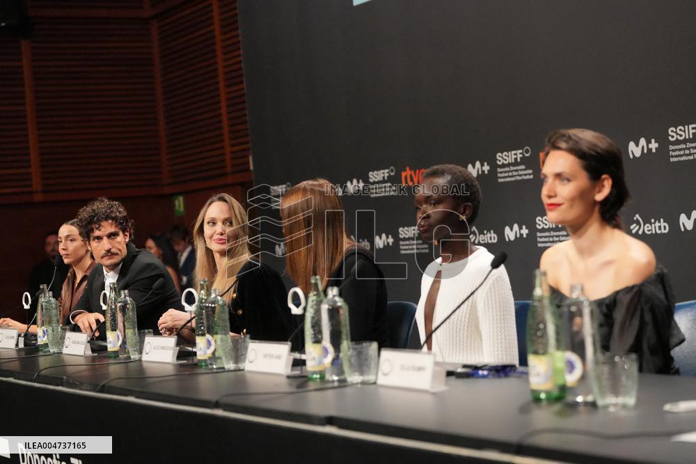 San Sebastian - Couture Press Conference