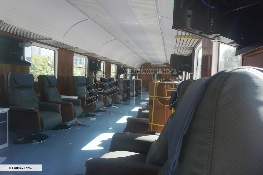 Old Trains Converted Into Night Rest Areas in Hangzhou