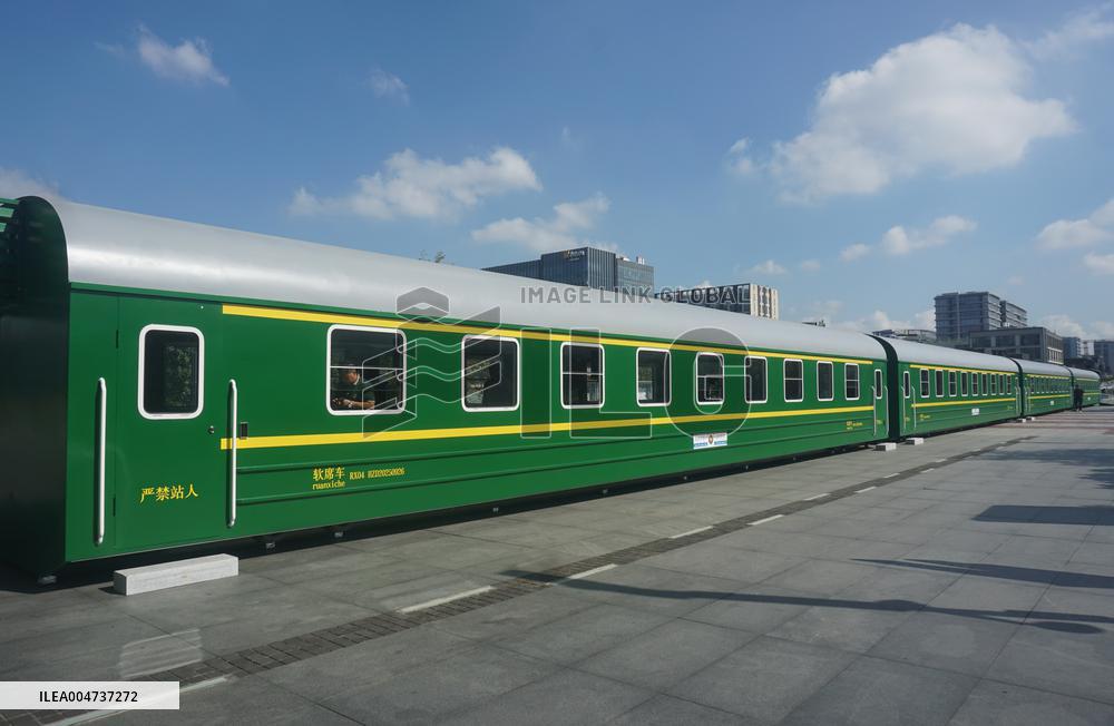 Old Trains Converted Into Night Rest Areas in Hangzhou