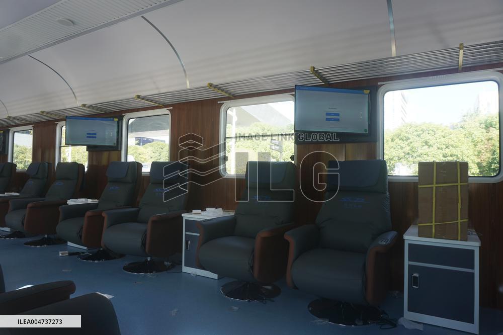 Old Trains Converted Into Night Rest Areas in Hangzhou