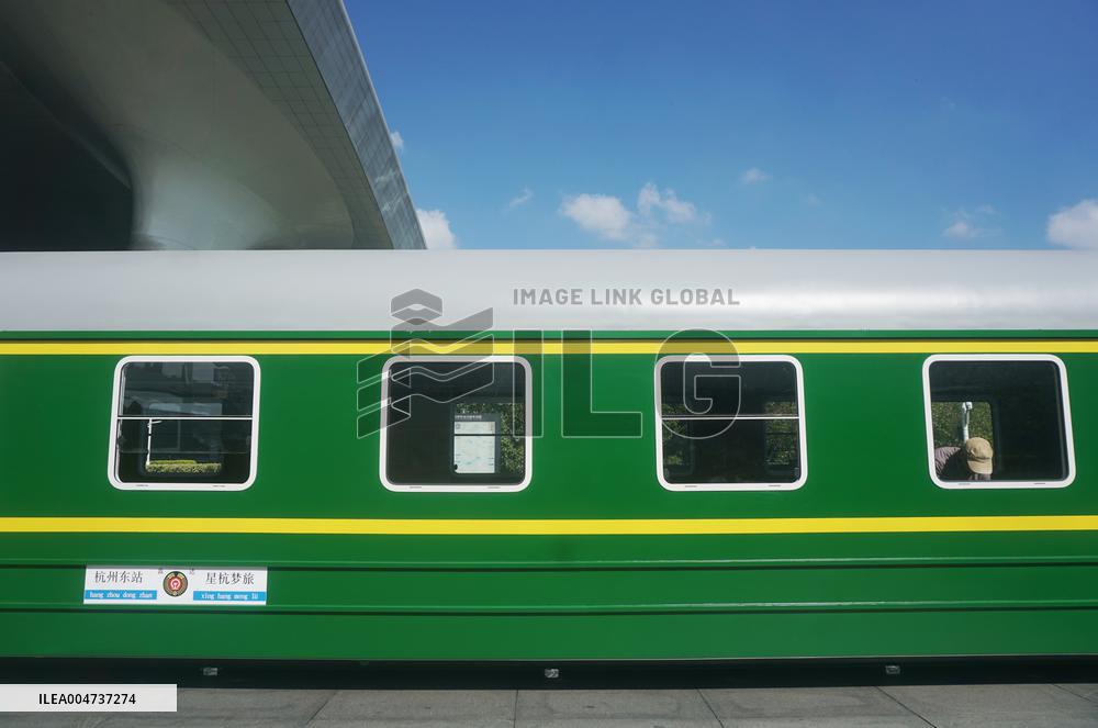 Old Trains Converted Into Night Rest Areas in Hangzhou