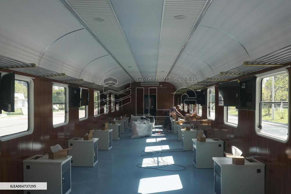 Old Trains Converted Into Night Rest Areas in Hangzhou