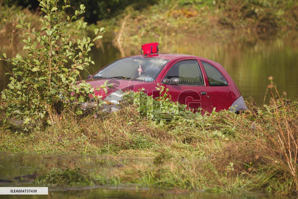 Car Of A Person Found Dead During Severe Floods - Guingamp