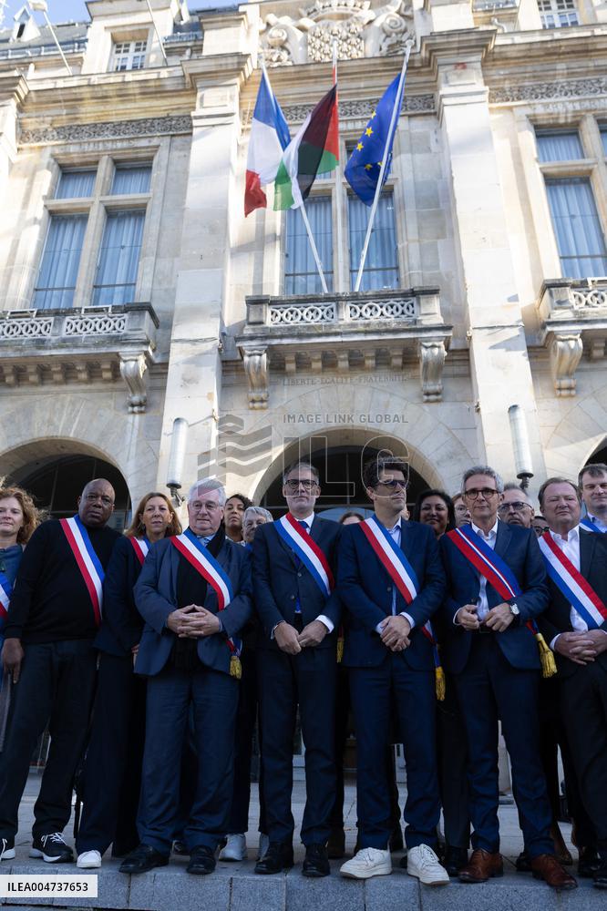 Palestinian flag raising ceremony at Saint-Denis town hall - Saint-Denis
