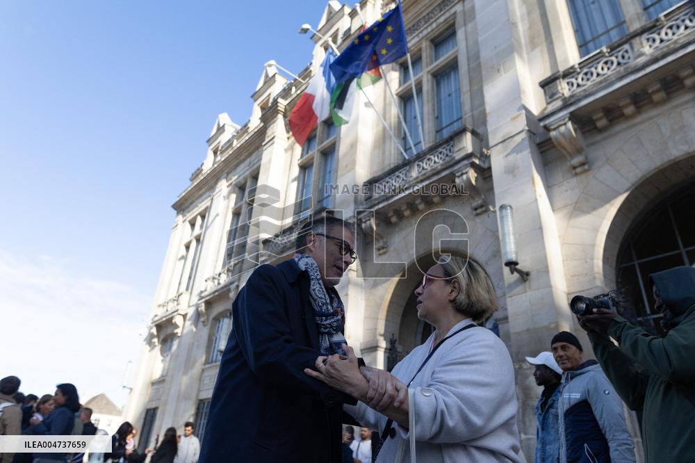 Palestinian flag raising ceremony at Saint-Denis town hall - Saint-Denis
