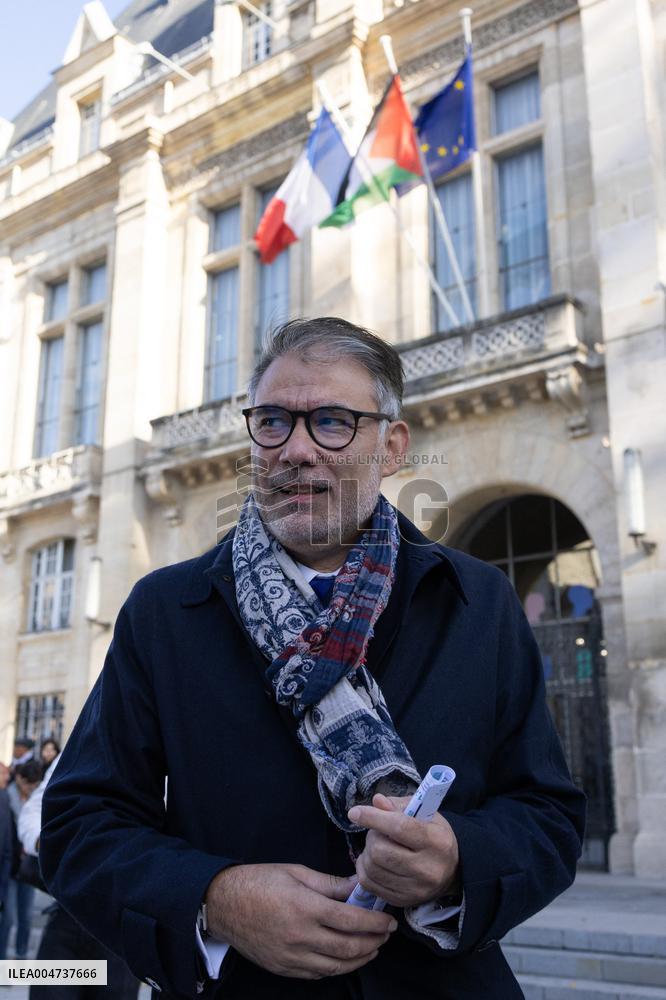 Palestinian flag raising ceremony at Saint-Denis town hall - Saint-Denis