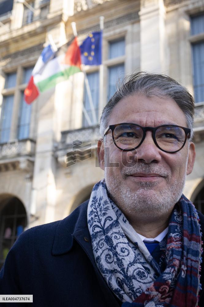 Palestinian flag raising ceremony at Saint-Denis town hall - Saint-Denis