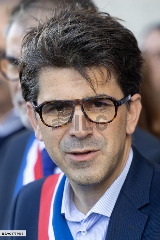 Palestinian flag raising ceremony at Saint-Denis town hall - Saint-Denis