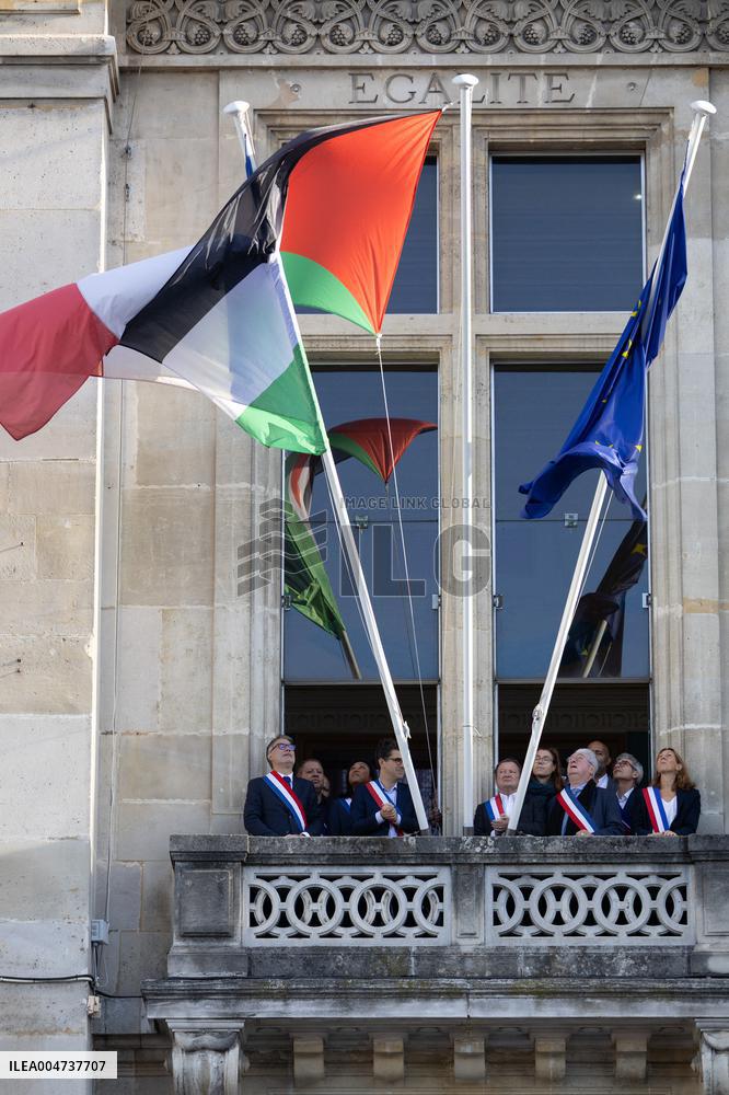 Palestinian flag raising ceremony at Saint-Denis town hall - Saint-Denis