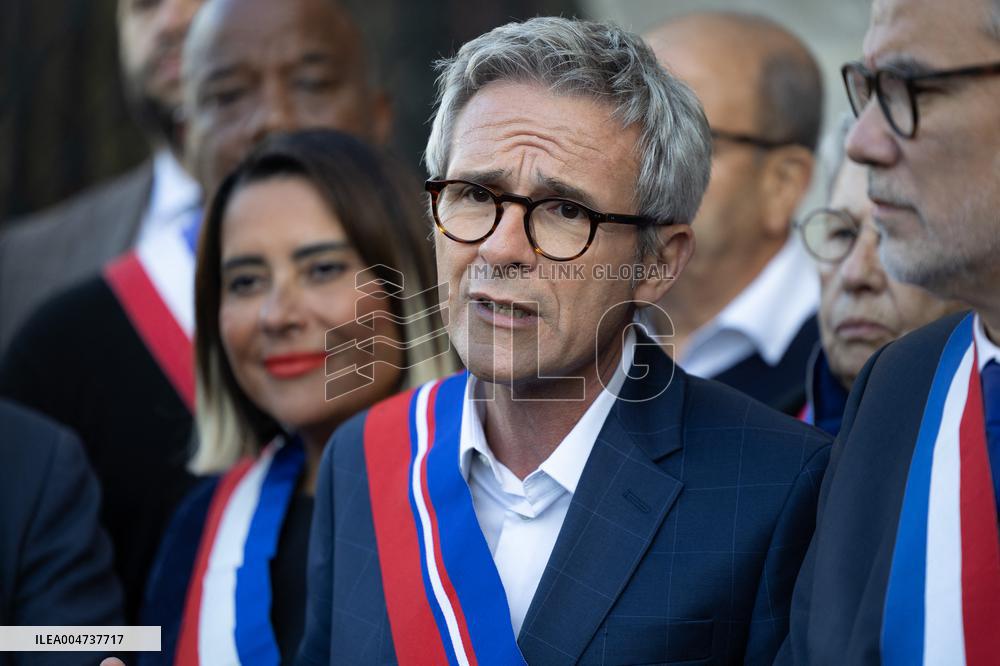 Palestinian flag raising ceremony at Saint-Denis town hall - Saint-Denis