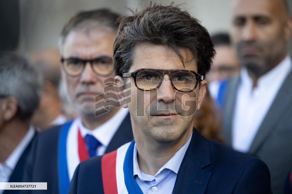 Palestinian flag raising ceremony at Saint-Denis town hall - Saint-Denis