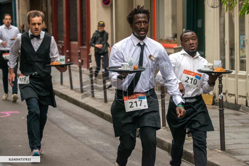 Traditional Waiters Race - Paris