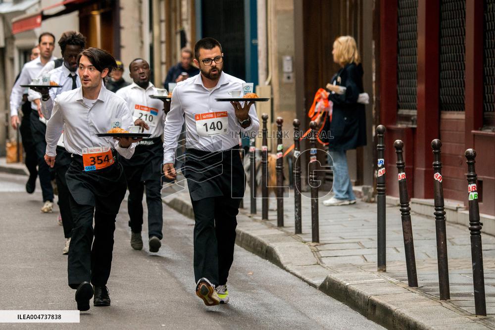 Traditional Waiters Race - Paris