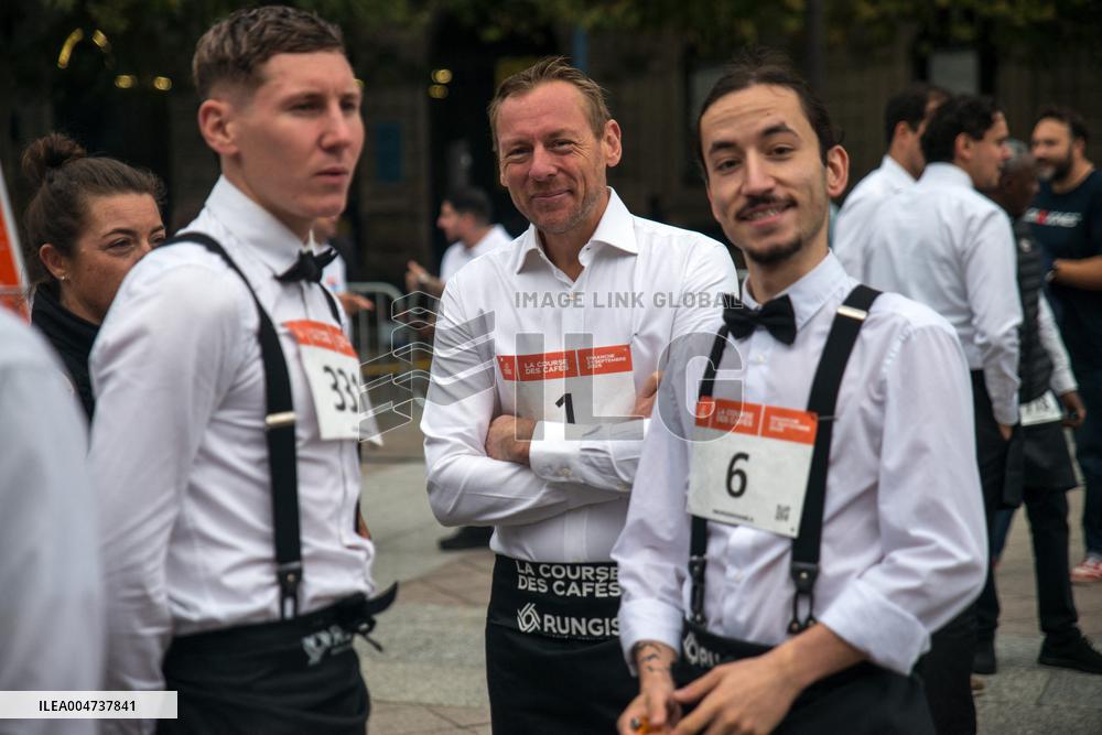 Traditional Waiters Race - Paris