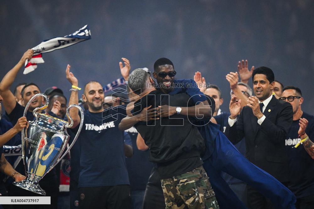 PSG celebrates Champions League trophy at Parc des Princes - FA