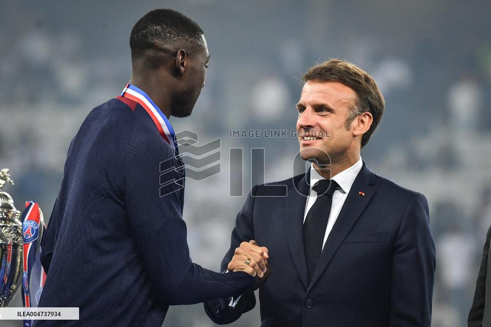 PSG Celebrate French Cup Trophy - Lille
