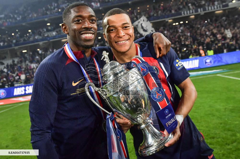 PSG Celebrate French Cup Trophy - Lille