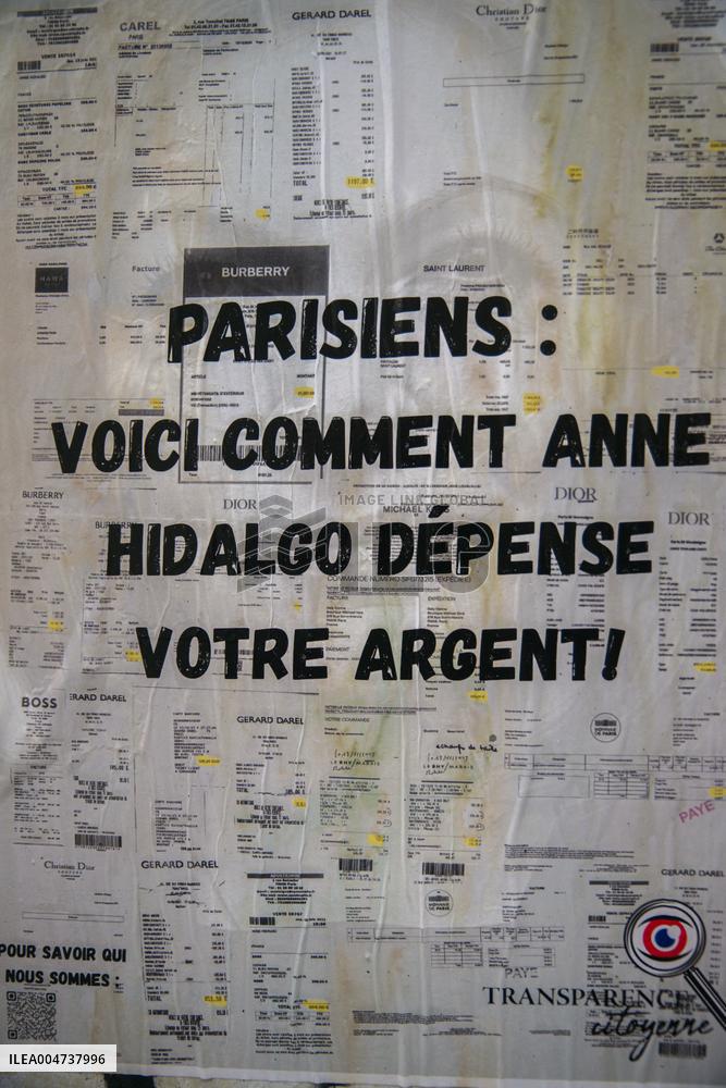 Paris Mayor's Expense Reports Displayed in The Middle of The Street - Paris