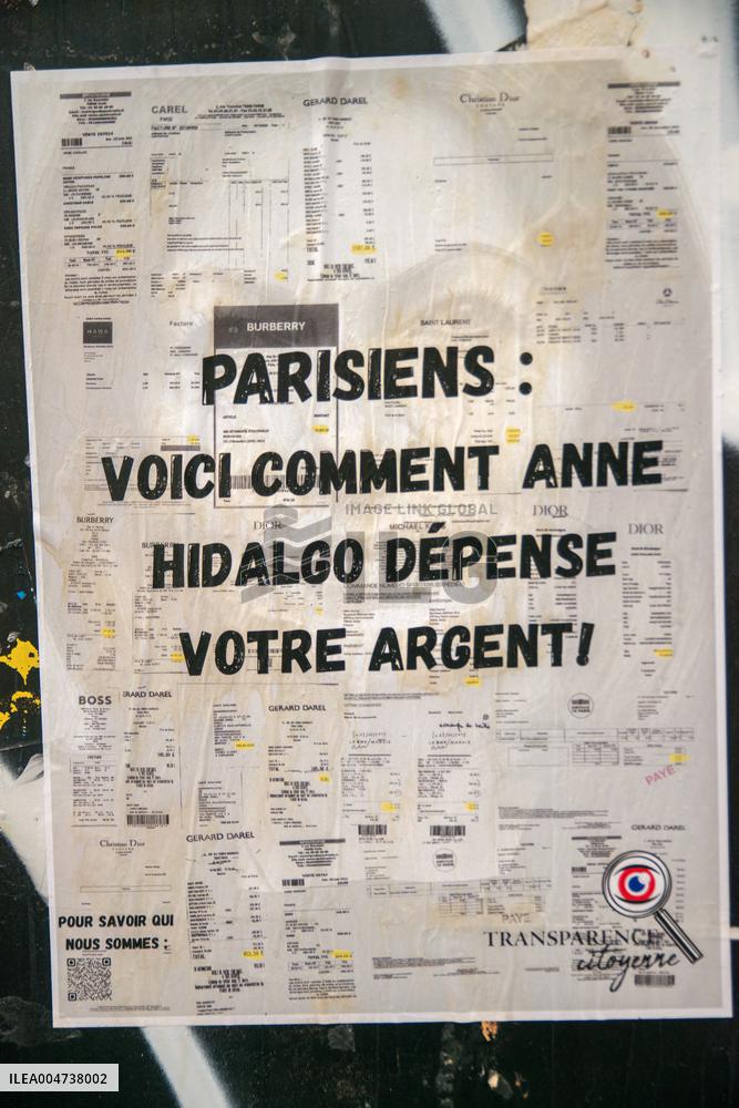 Paris Mayor's Expense Reports Displayed in The Middle of The Street - Paris
