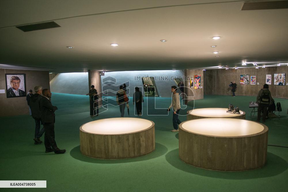 Illustration - Communist Party Headquarters - Paris