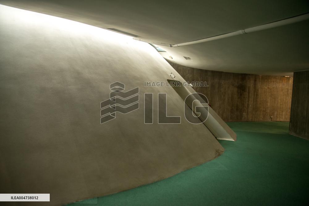 Illustration - Communist Party Headquarters - Paris