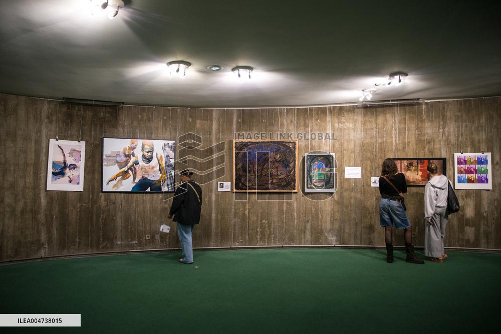 Illustration - Communist Party Headquarters - Paris