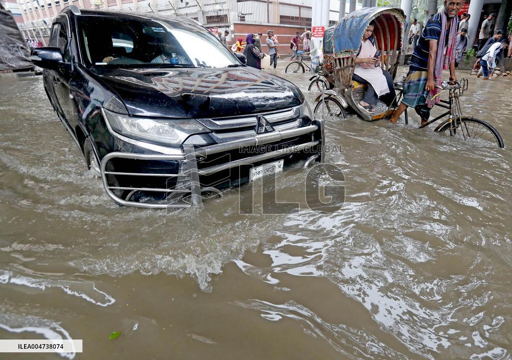 Heavy Rains Hit Bangladesh