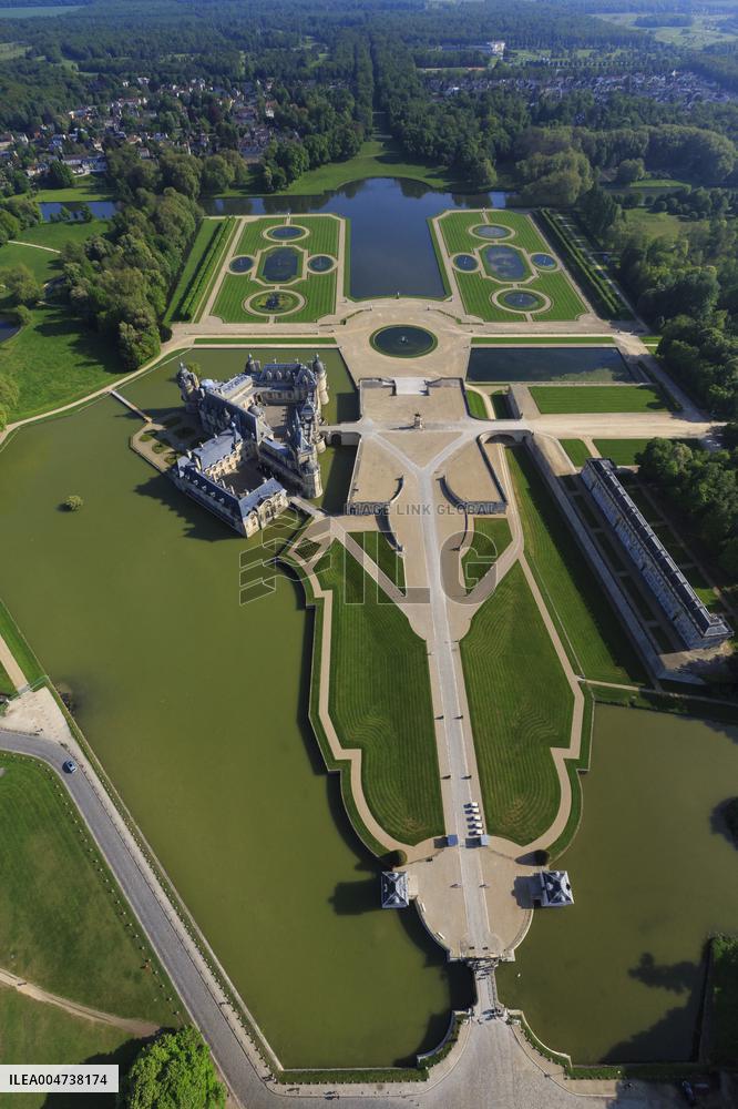 Illustration - Chantilly