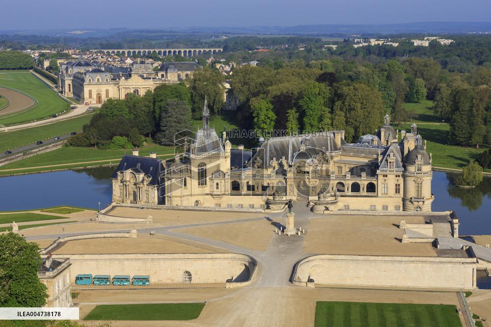 Illustration - Chantilly