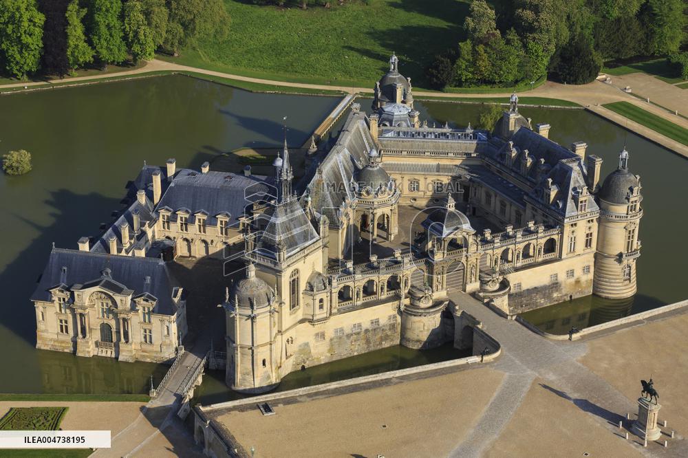 Illustration - Chantilly