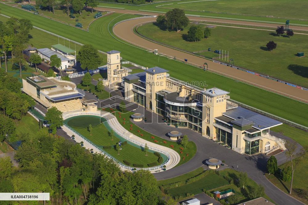 Illustration - Chantilly